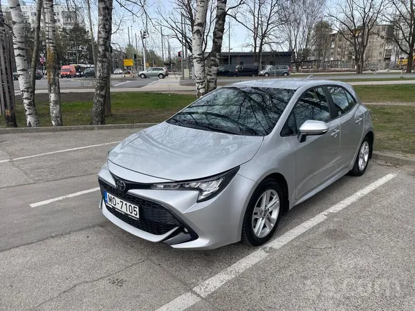 Uzņēmums pārdod pārbaudītu automašīnu. Toyota Corolla 1.2i-85kw, komplektāci