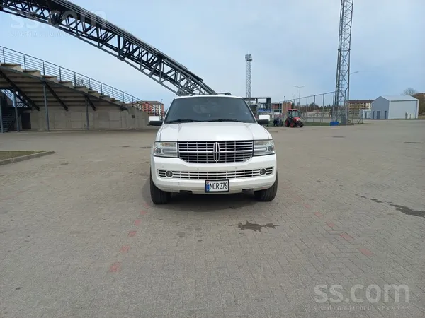 Pārdod a/m Lincoln Navigator L informācija-zvanot