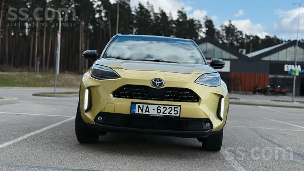 Toyota Pilnībā aprīkots auto izcilā stāvoklī, elegantā ze