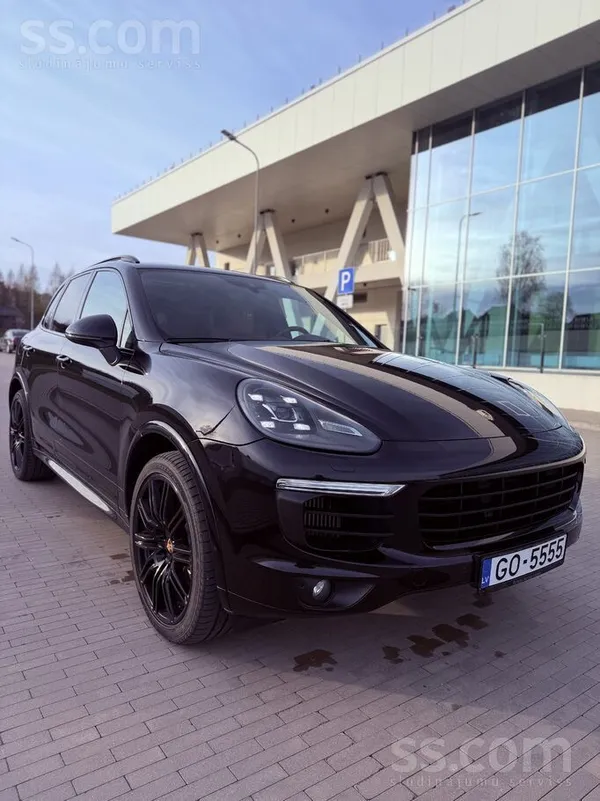 Porsche Cayenne S Platinum Edition 4.2 Diesel Burmester Viena no pilnākajām