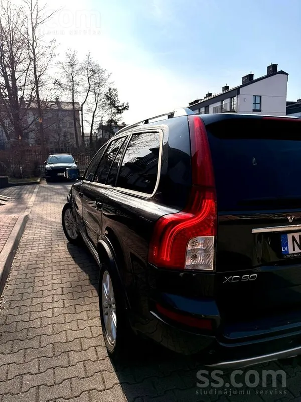 Volvo Xc90 2.4D автомат 7 мест обслужен

Продаю Volvo Xc90 2.4D (163 л. с.