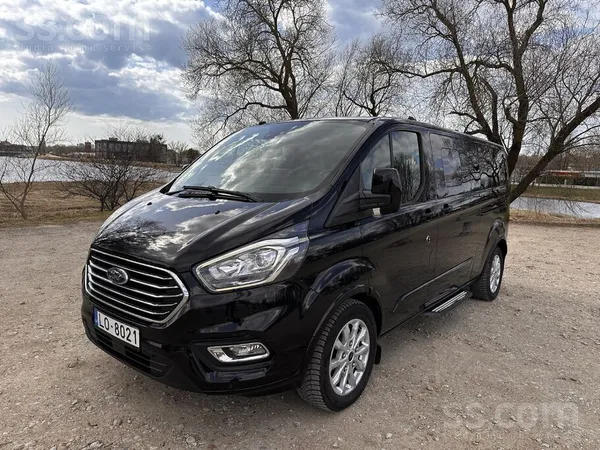 Ford Pārdošanā mūsu lieliskais un ietilpīgais ģimenes a