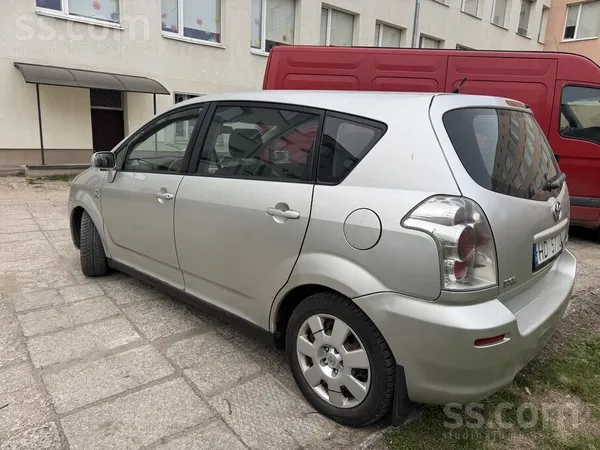 Tiek pārdota Toyota labā tehniskā stāvoklī. Ir veikta priekšējo un aizmugurē