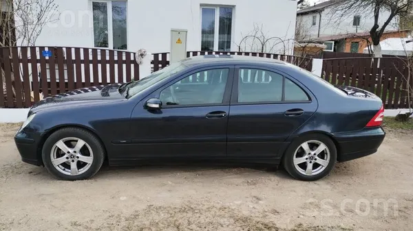 Mercedes Продаётся автомобиль Mercedes Benz C180 бензин-газ