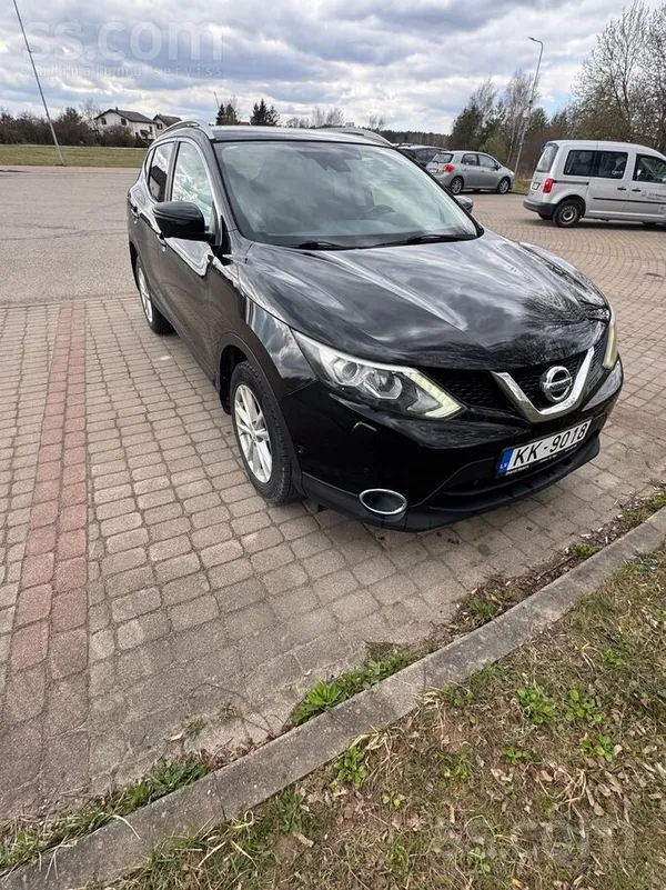 Nissan Pārdošanā automašīna, pirkta jauna pie oficiālā dī