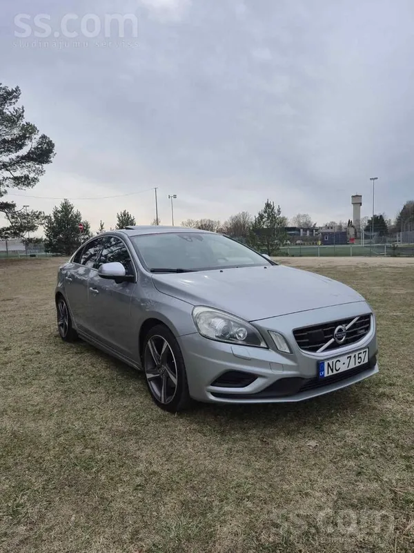 Volvo Volvo S60 R-Design 1.6 D2, mehāniskā ātrumkārba. 
