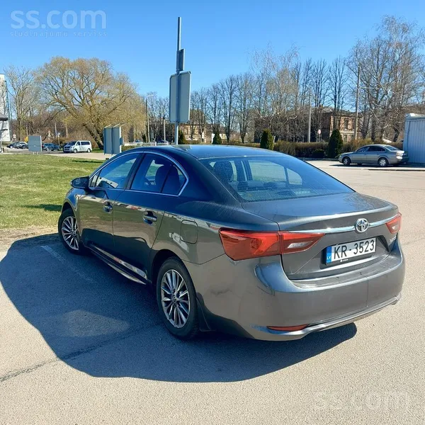 Toyota Avensis 1.8(108kw)labā tehniskā stāvoklī. Regulāri veiktas apkopes pi