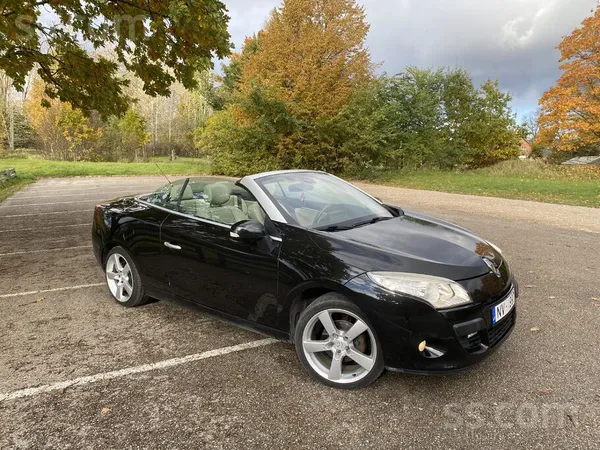Renault Seidzami pārdodu labu izskatīgu auto. Jaunu apskat