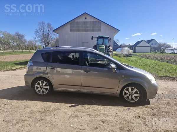 Pārdod Tojota corolla verso 7 Sēdvietas 2.2l dīzelis. 130kw, labā tehniskā s