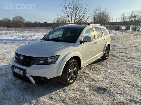 Fiat Pārdodu Fiat Freemont 2015. gada izlaiduma ar 2, 0