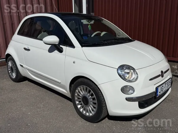 Fiat 500 1.2i benzīns. 

Automašīna ir Labā tehniskā stāvoklī. 

 Bezmak