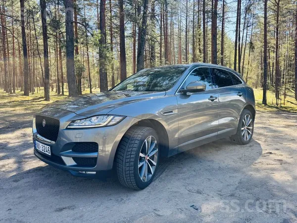 Jaguar Jaguar F-Pace в отличном техническом и визуальном 