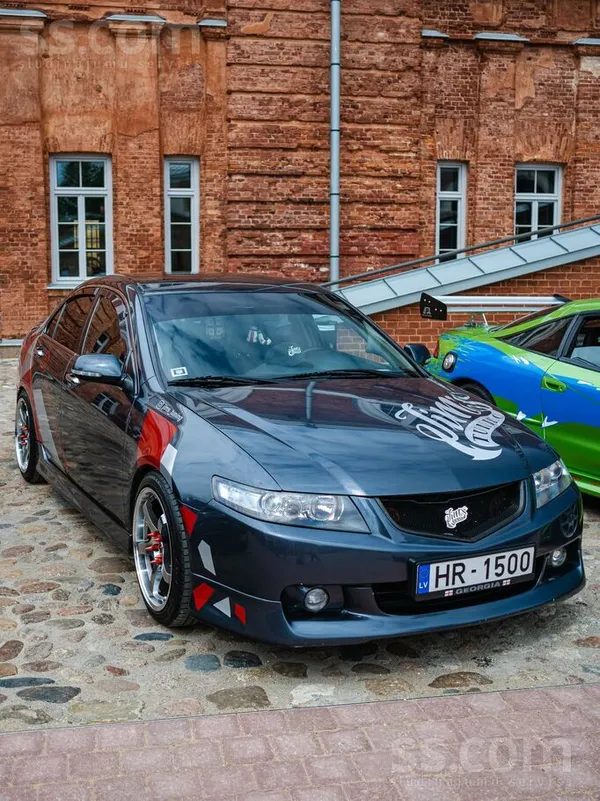 Honda Продам ухоженный Accord. Все вопросы по телефону.