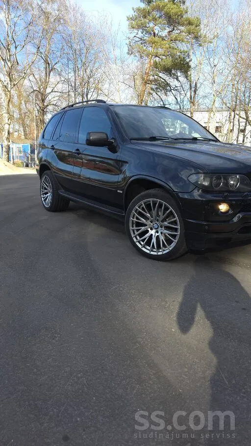 BMW Продаю. Без торга. Во владении шесть лет. Мотор 13