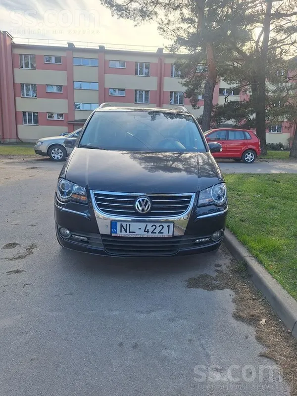 Volkswagen Продам touran 2008года в редкой комплектации, техн