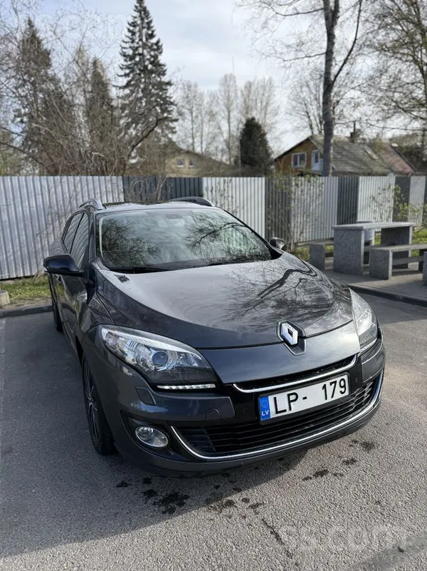 Renault Pārdodu savu auto labā tehniskā kārtībā. Tikko izi
