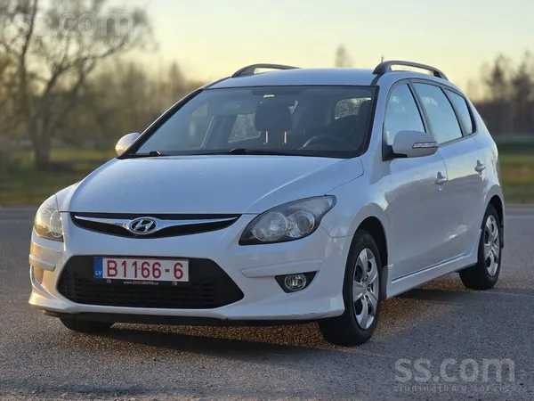 Hyundai Hyundai i30 Comfort 1.6 Crdi, Tikko no Vācijas