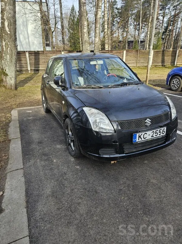 Auto nolikts malā braucošs. 
Līdz pērnā gada ziemai stāvēja siltā boksā.
