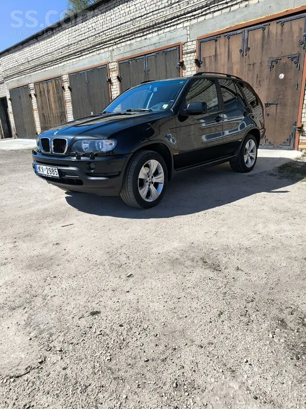 BMW Pārdod BMW X5, 2002. gada izlaidums. 