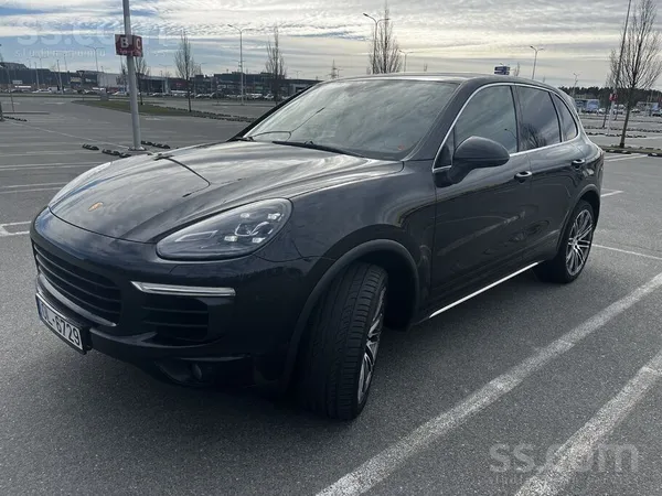 Porsche Cayenne Facelift 3.0d 4x4 Prestige&comfort
Keyless Go-soft close