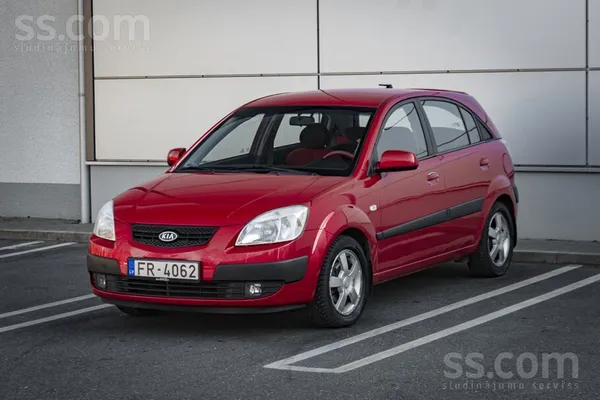 Kia Rio ir kompakts un ekonomisks auto ar 1.6 litru benzīna dzinēju (110 Zs)