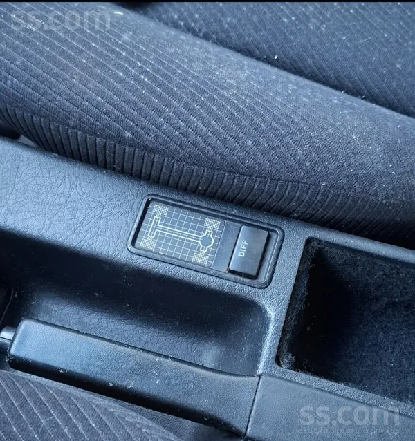 Quattro 2.3L. El. logi, el. spoguļi