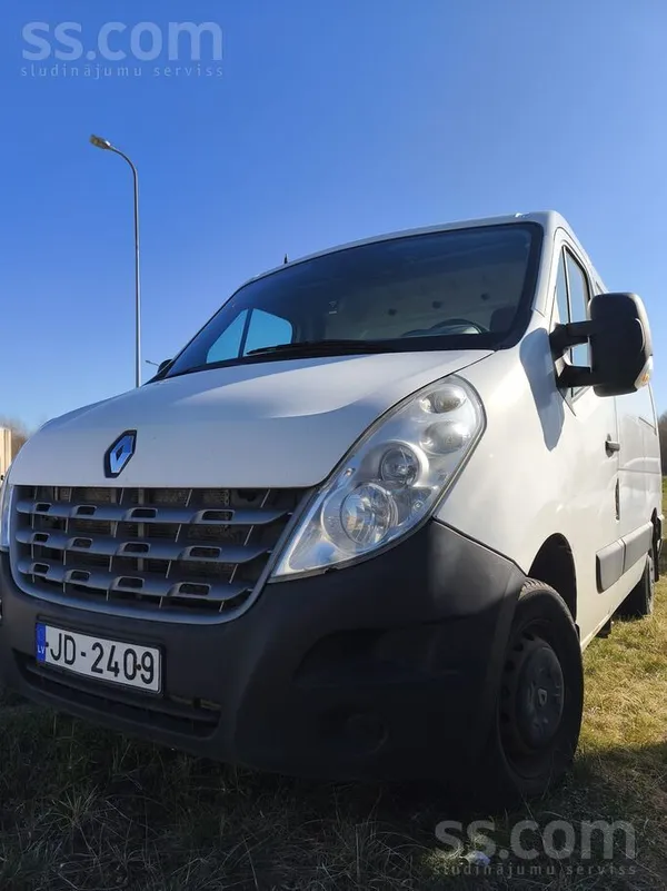 Uzņēmums pārdod Renault Master. Automašīna apskatāma Ziemeļu iela 10, Mārupe