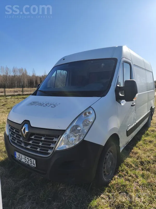 Renault Uzņēmums pārdod Renault Master. Automašīna apskatā