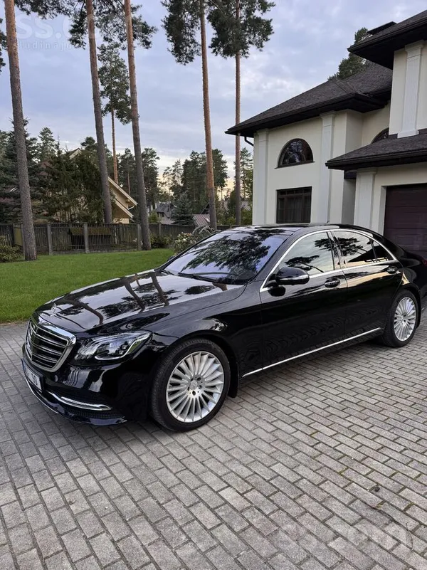 Pārdodu labi koptu un garažā turētu Mercedes Benz S400d 4Matic. 
Auto ideāl