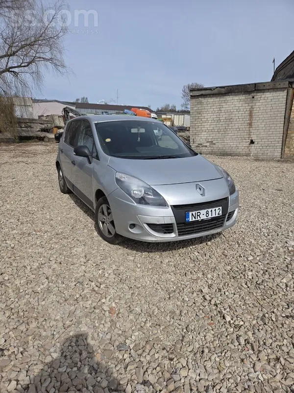 Продам Renault Scenic 1.5dci, есть визуальные дефекты.