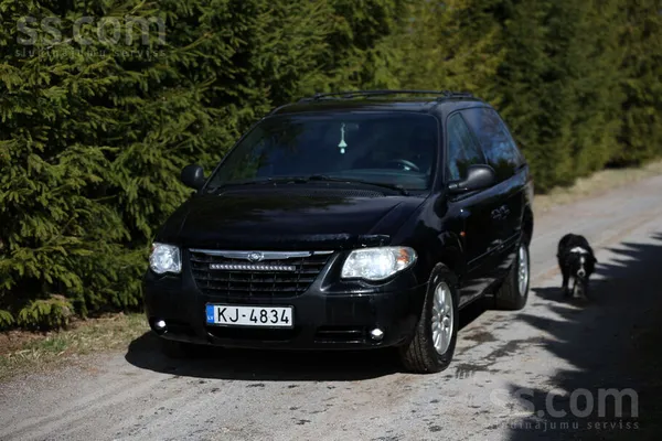 Chrysler Laižam tirdziņā ģimenes supertanku vojīti, jaunaji