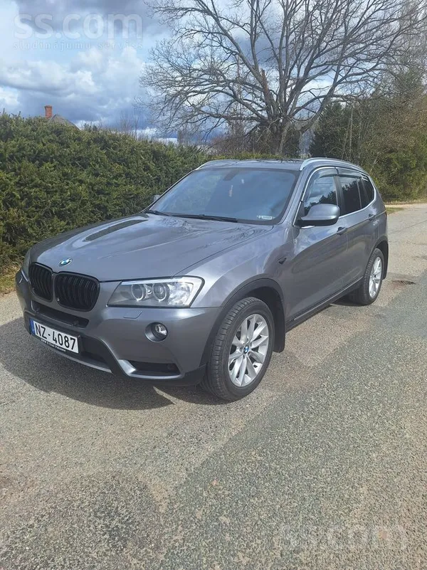 BMW 2012.gada BMW ar 2.0 litru dīzeļdzinēju ir pievilc
