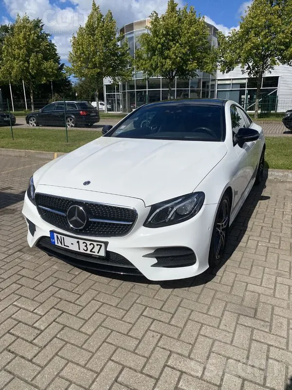 Automašīna ir lieliskā stāvoklī. Amg Sport paket.