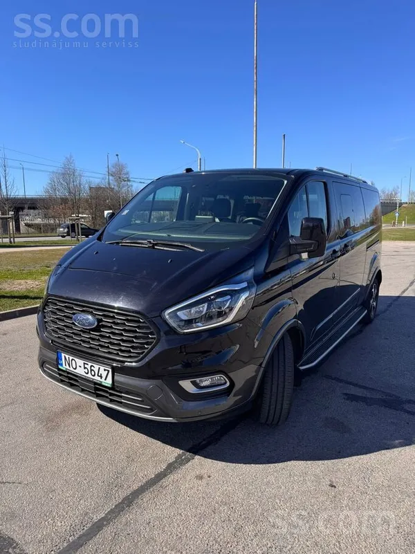 Pārdod teicamā kārtībā Ford Tourneo Castomer busu, astoņas vietas.
