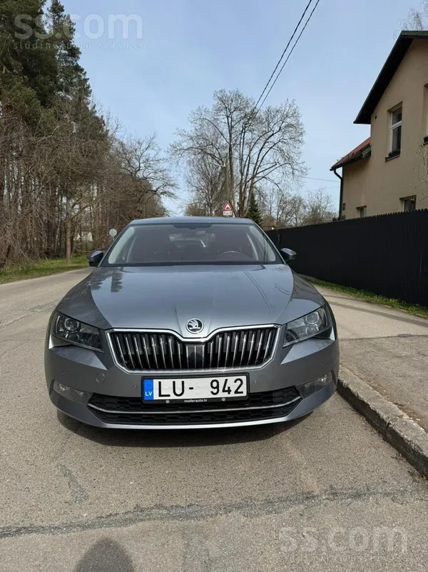 Pārdod īpašnieks. Automašīna Škoda Superb 2.0 dīzelis, 2016. gads, automāts.