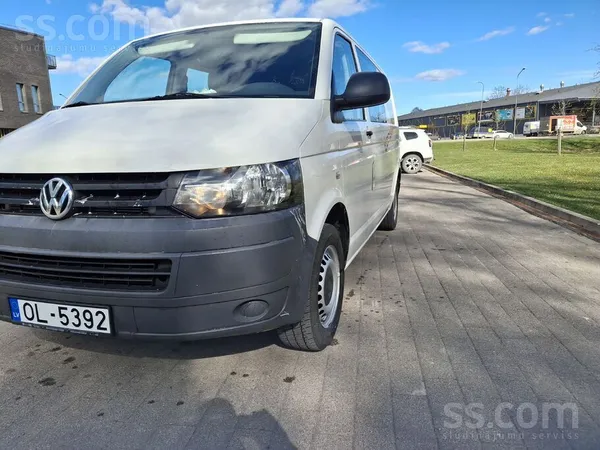 Pārdošanā kravas+pasazieru busiņš ar piecām sēdvietām. Auto brauc precīzi, s