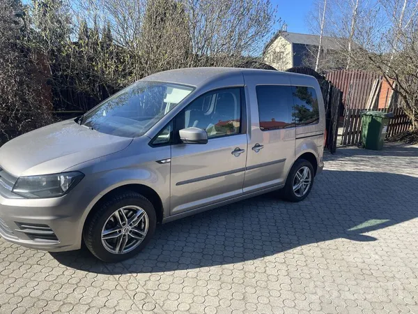 Volkswagen Pārdod Volkswagen Caddy Family 2.0 Tdi (2017) 110k
