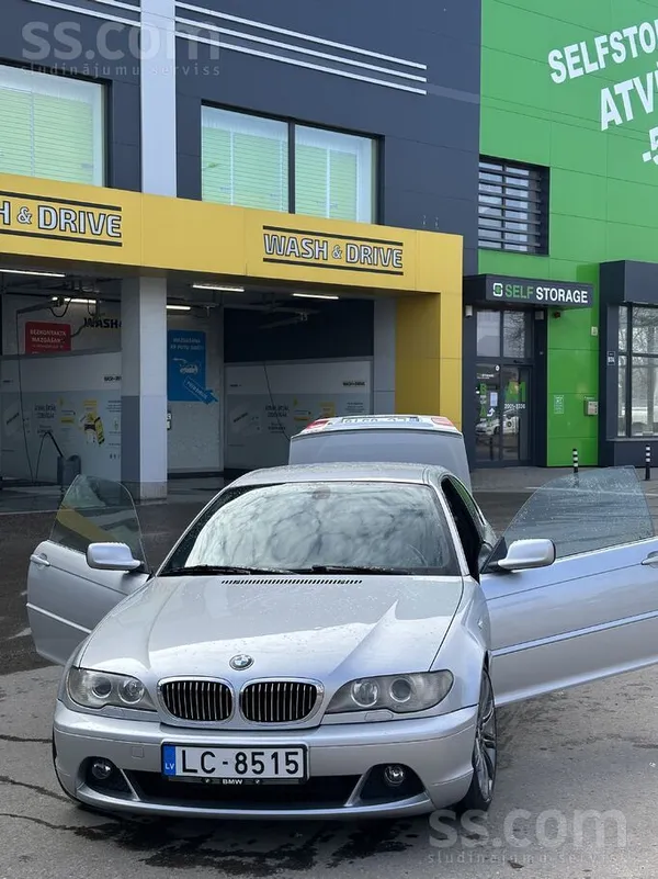 BMW BMW 330Ci kupeja – tīra braukšanas bauda un rakstu