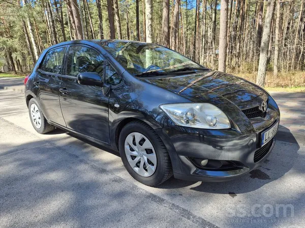 Toyota Teicami kopts Toyota Auris, 2, 0 diesel, mehāniskā