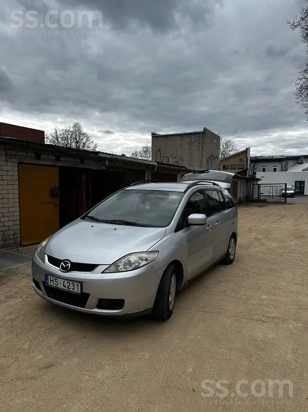 Tiek pārdota Mazda 5 2005. gada labā tehniskā stāvoklī, vizuāli ir defekti