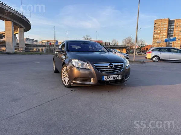 Insignia 2009g. 2, 0l dīzelis, 118 kWt, automāts. 
Labā tehniskā stāvoklī.