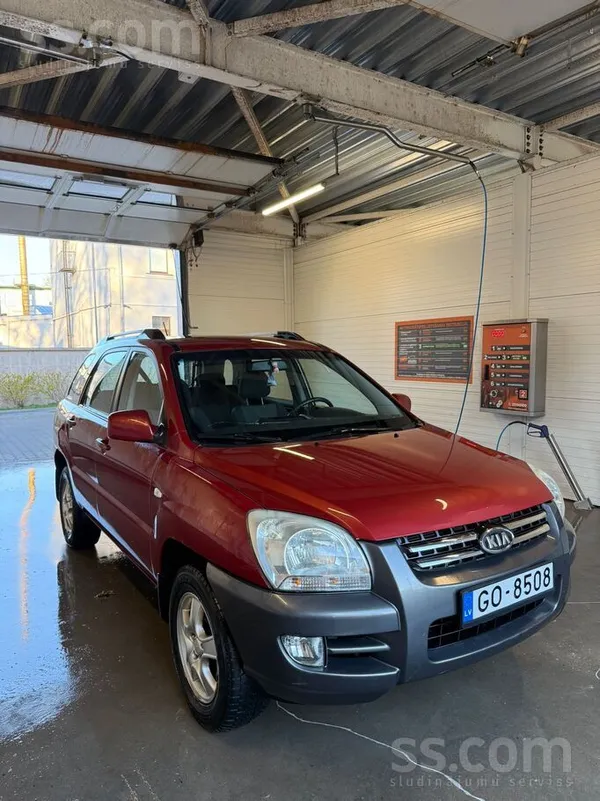 Pārdodu Kia Sportage 2007 gada 2.0 benzīnu. Labā tehniskā stāvoklī, taču ir