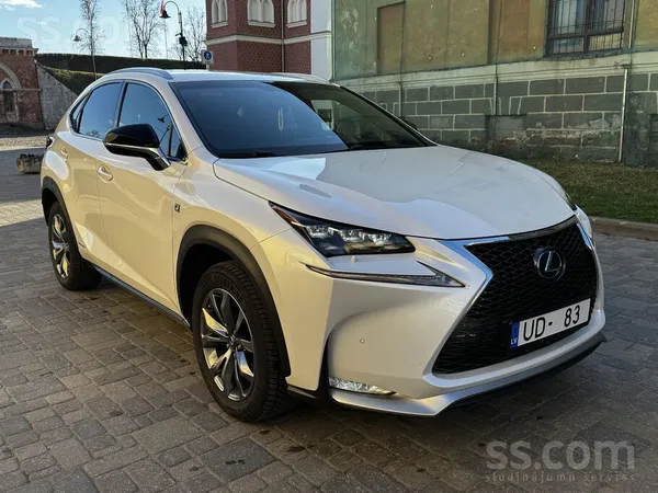 Lexus NX 300H F-Sport 2.5 Hybrid 114 kW. Тех. осмотр до 10.03.2027, без заме