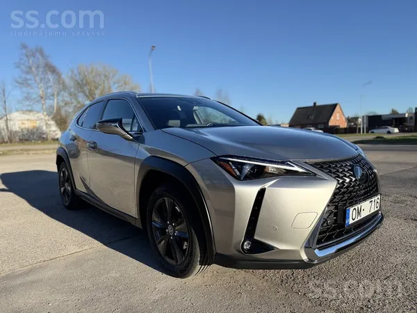 Pārdodu 2023. gada Lexus UX 250h ar 17000 km nobraukumu. Auto no Itālijas ar