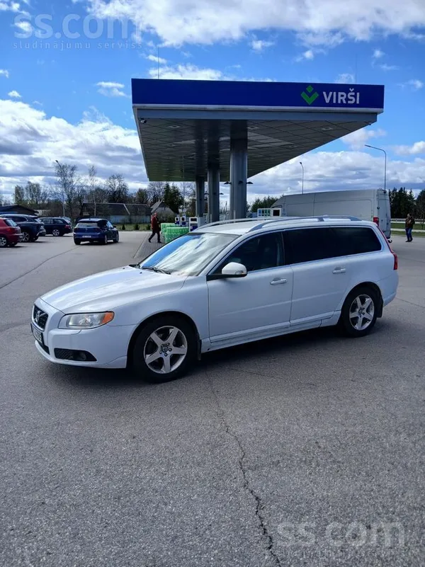 Volvo Pārdodu Volvo V70 2.4D 129kW 12.2009 (2010 gada mo