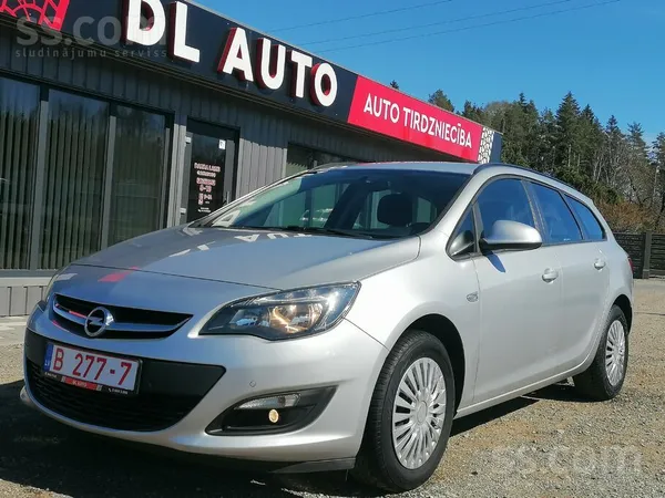 Opel No Vācijas. Opel Astra Sport Tourer dīzelis, manuā