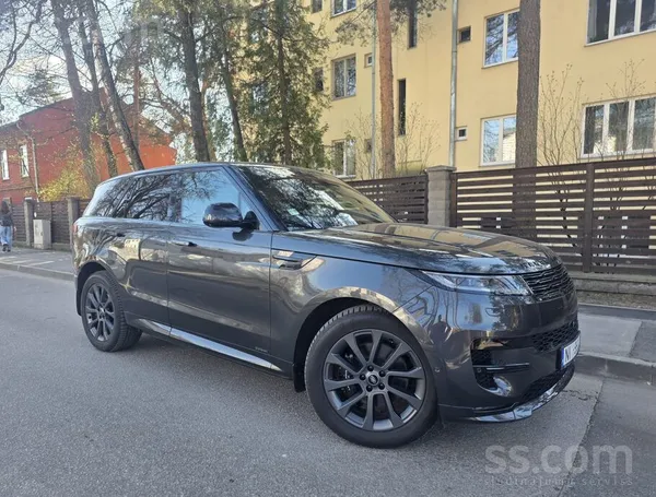 Range Rover Sport jaudīgākā dīzeļversija ar 3.0 dzinēju un 258 kW (345 Zs).