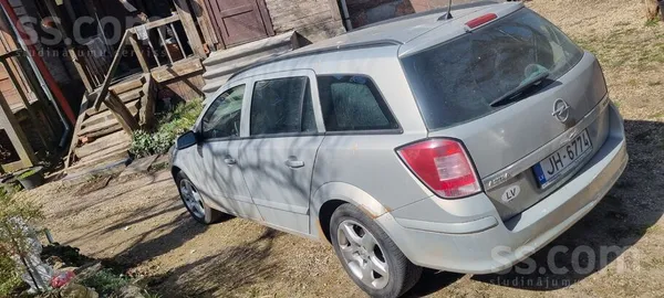 Opel Rūc, brauc un bremze. Ritoša laba. Egr un kvepju f
