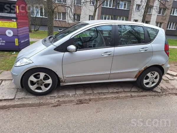 Mercedes Pārdodu Mercedes-Benz A 180 2005. gada izlaiduma a