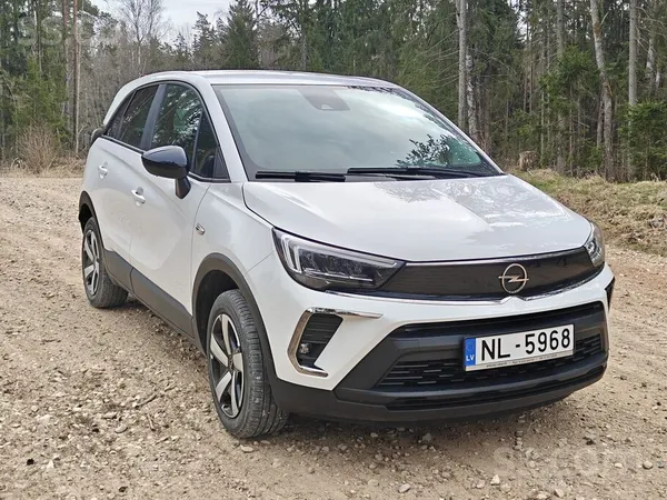 Braukusi sieviete, praktiski nav braukts pa grants ceļu, ļoti saudzīgi lieto